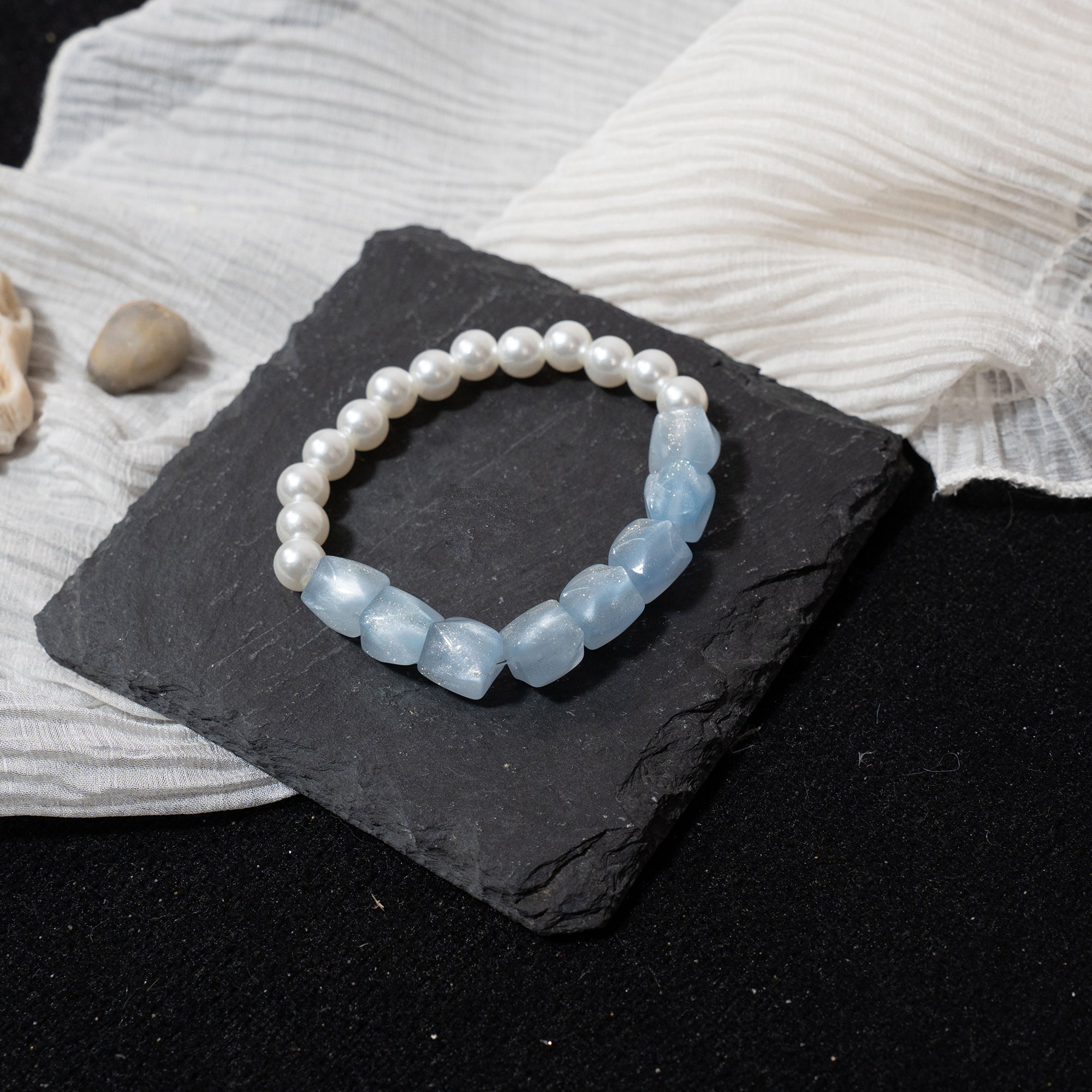 Thermochromic & Photochromic Resin & Pearl Mixed Beaded Bracelet