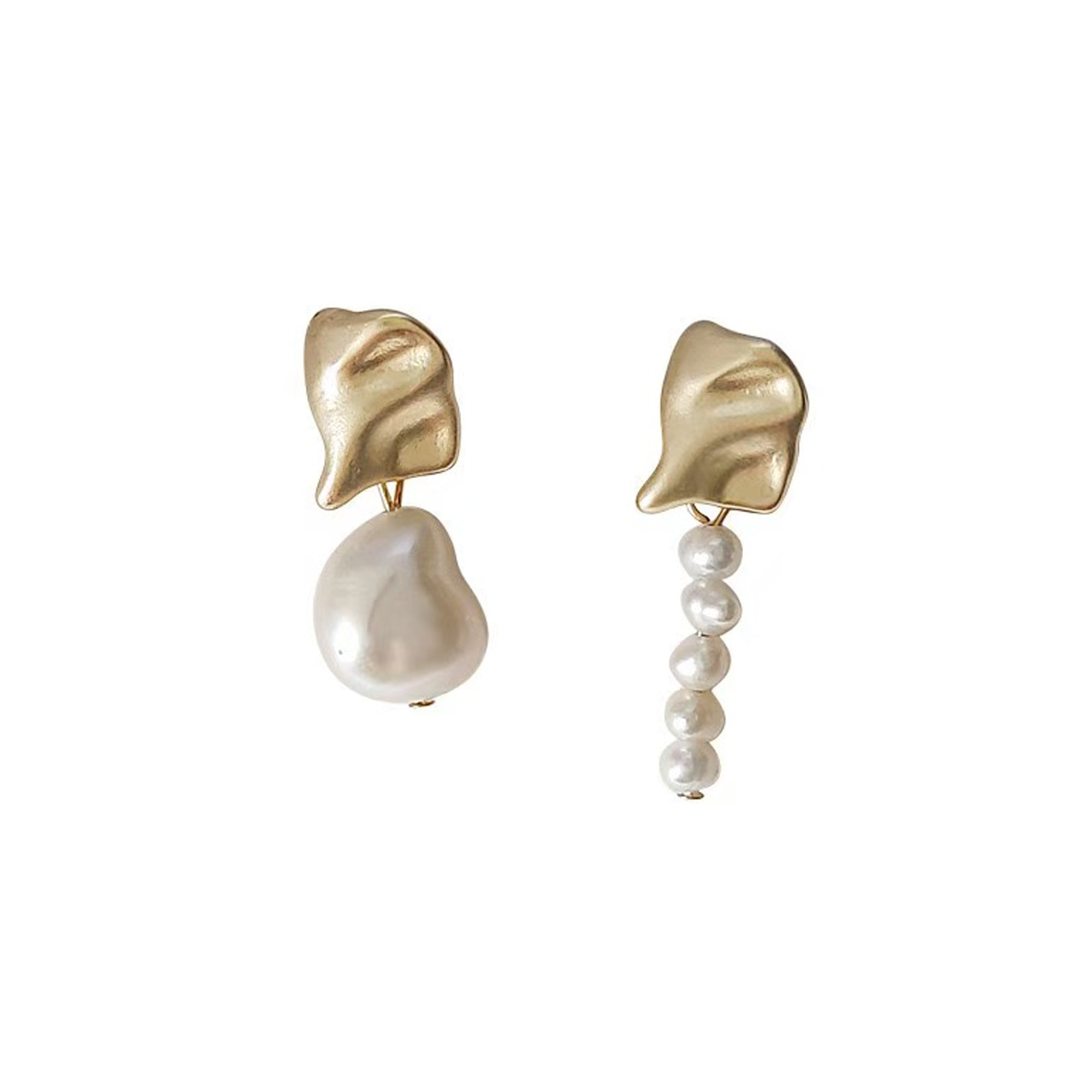 Asymmetric lustrous freshwater pearl stud earrings